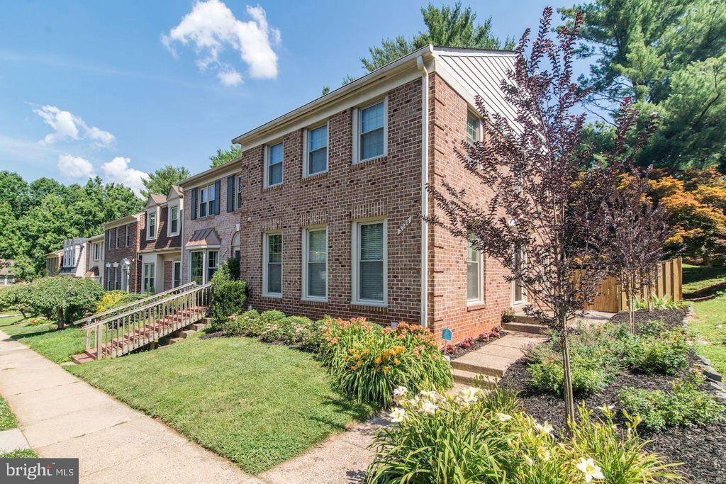 5720 CROWNLEIGH CT, Burke, VA 22015