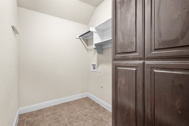 913 Abbey Lane, Midlothian, TX 76065