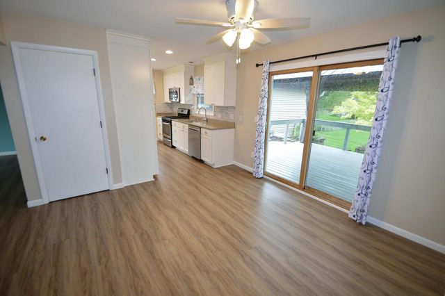 465 Raintree Drive, Fort Atkinson, WI 53538