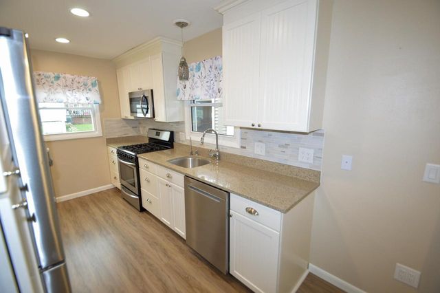 465 Raintree Drive, Fort Atkinson, WI 53538
