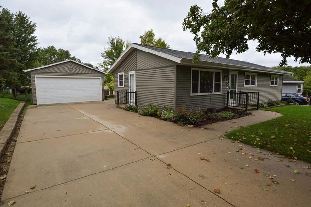 465 Raintree Drive, Fort Atkinson, WI 53538
