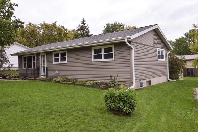 465 Raintree Drive, Fort Atkinson, WI 53538