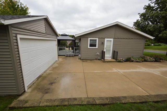465 Raintree Drive, Fort Atkinson, WI 53538