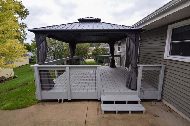 465 Raintree Drive, Fort Atkinson, WI 53538