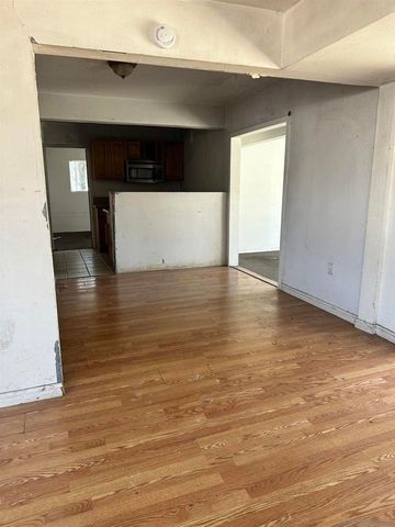 1042 Fifth Ave, Chula Vista, CA 91911