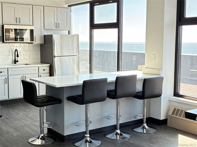 1 E Broadway 7B, Long Beach, NY 11561