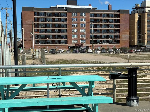1 E Broadway 7B, Long Beach, NY 11561