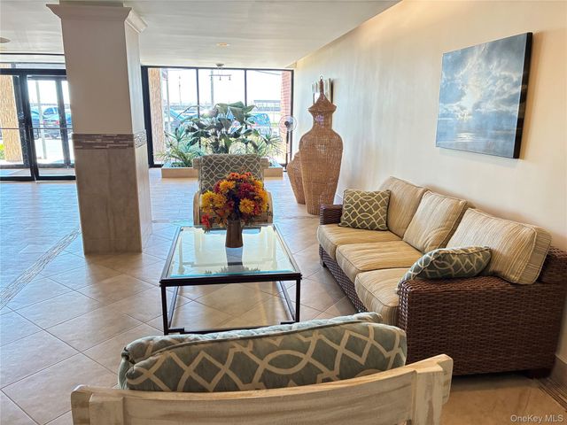 1 E Broadway 7B, Long Beach, NY 11561