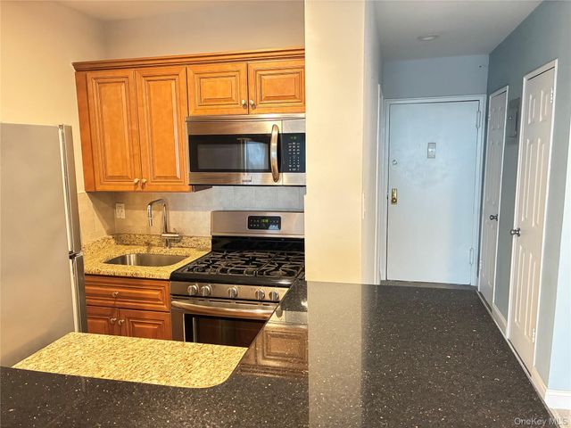 1 E Broadway 7B, Long Beach, NY 11561