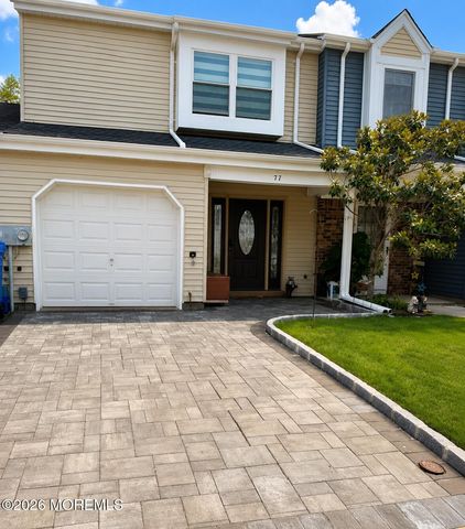 58 Thorne Lane, Matawan, NJ 07747