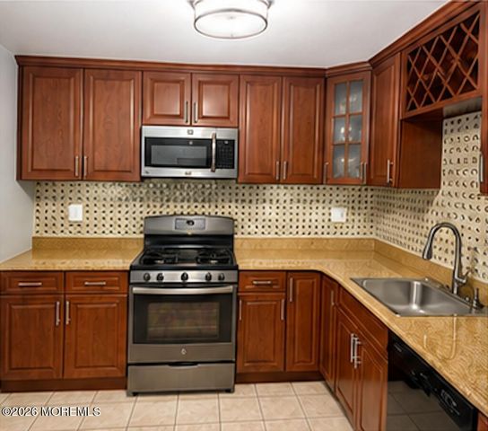 58 Thorne Lane, Matawan, NJ 07747