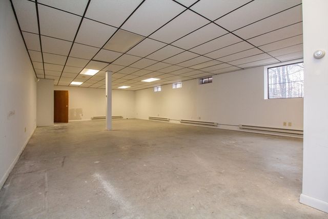 9 Stafford St, Worcester, MA 01603