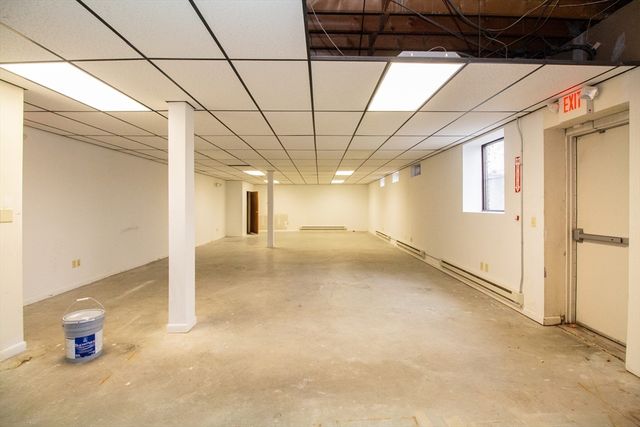 9 Stafford St, Worcester, MA 01603