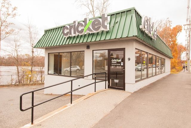 9 Stafford St, Worcester, MA 01603