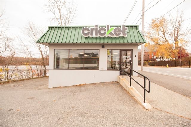 9 Stafford St, Worcester, MA 01603