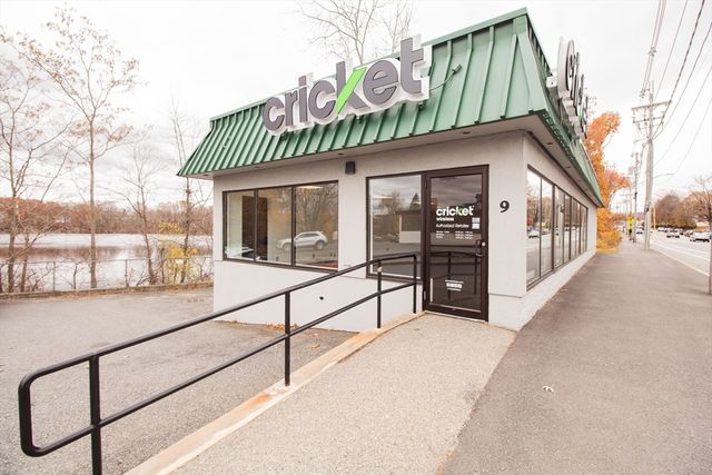 9 Stafford St, Worcester, MA 01603