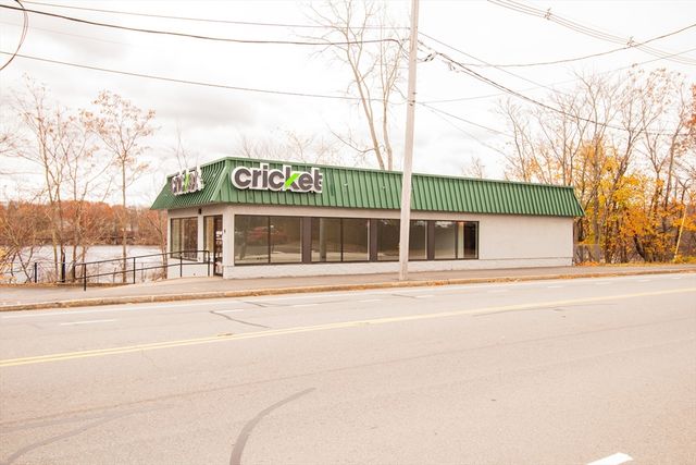 9 Stafford St, Worcester, MA 01603