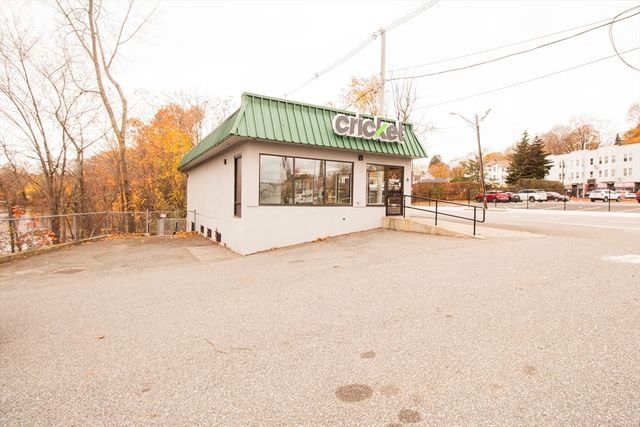 9 Stafford St, Worcester, MA 01603