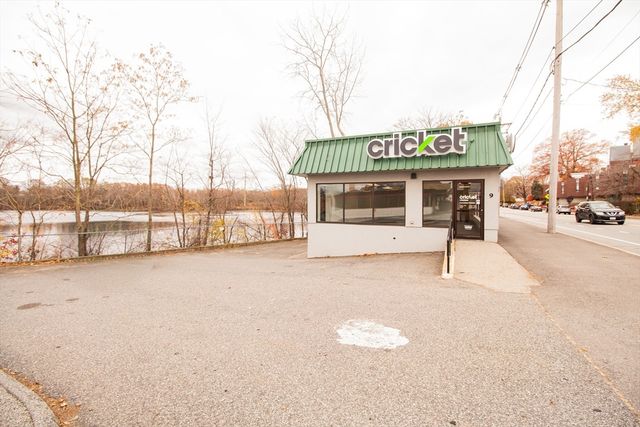 9 Stafford St, Worcester, MA 01603