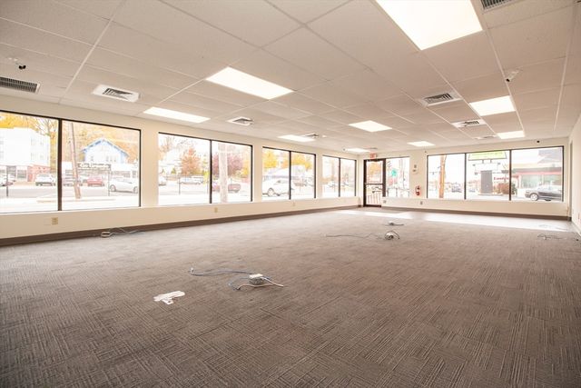 9 Stafford St, Worcester, MA 01603