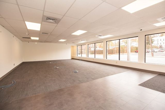 9 Stafford St, Worcester, MA 01603