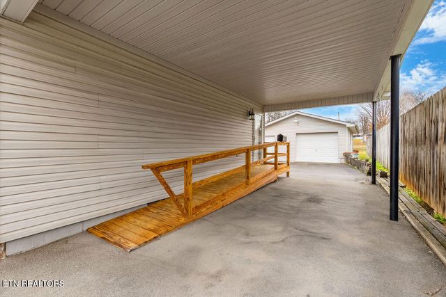 708 Front St, Maryville, TN 37804