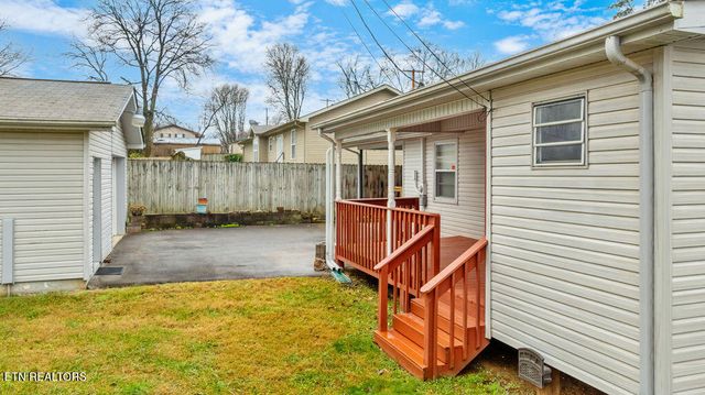 708 Front St, Maryville, TN 37804