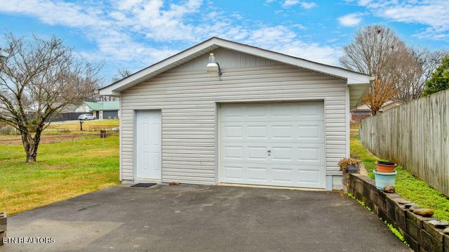 708 Front St, Maryville, TN 37804