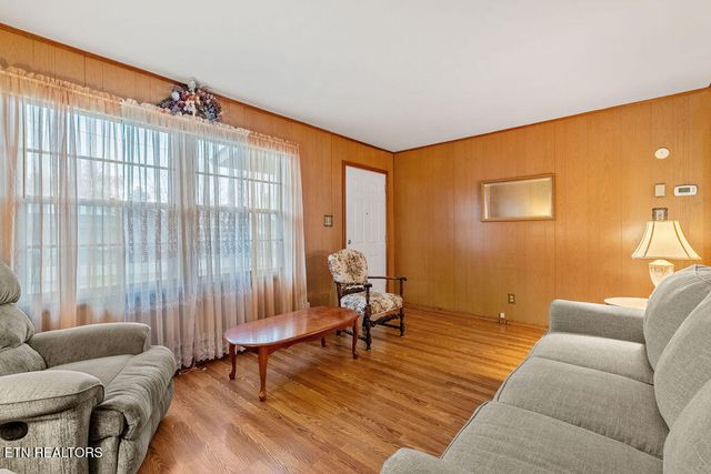 708 Front St, Maryville, TN 37804