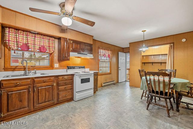 708 Front St, Maryville, TN 37804