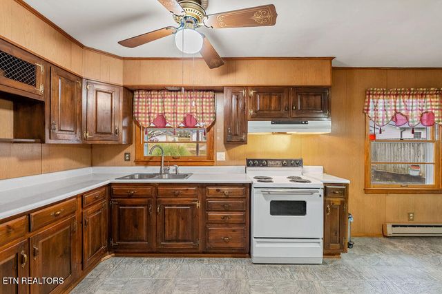 708 Front St, Maryville, TN 37804