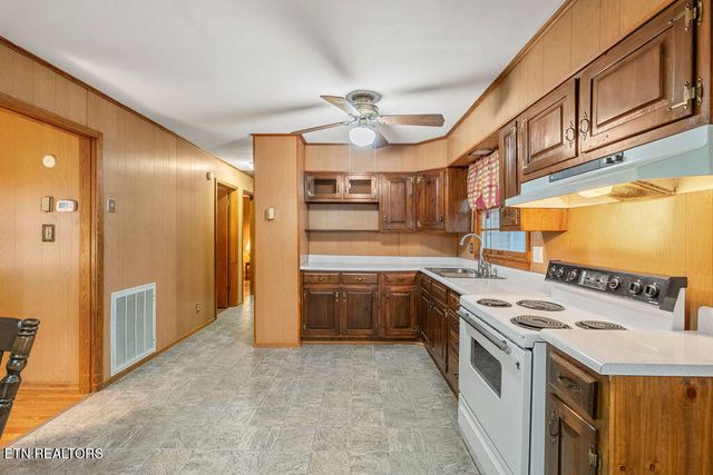 708 Front St, Maryville, TN 37804