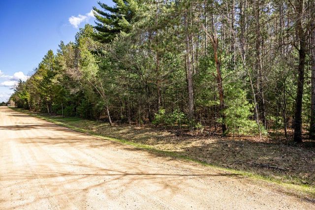W6091 N Lake Drive, New Lisbon, WI 53950
