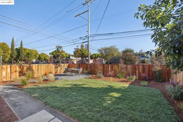 3018 Mabel St, Berkeley, CA 94702