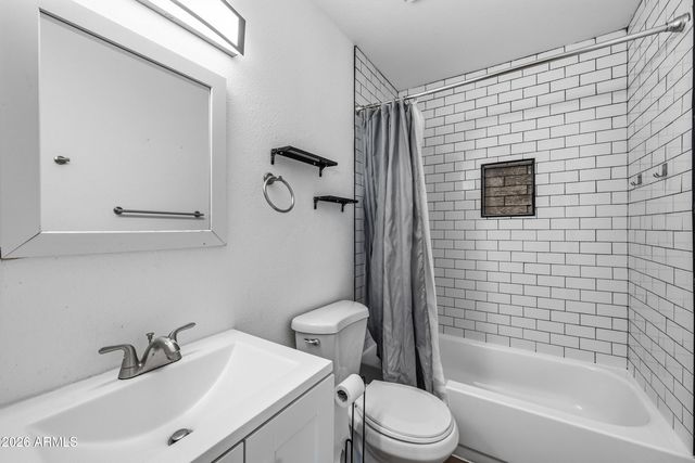 6820 S Snyder Lane, Tempe, AZ 85283