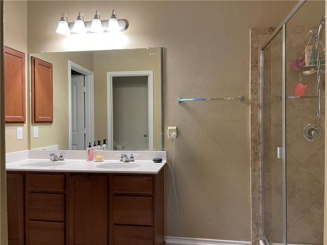 850 Apricot DR, Kyle, TX 78640