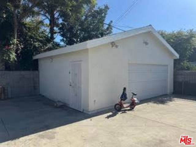 1108 W 60th Place, Los Angeles, CA 90044