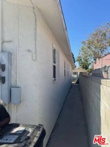 1108 W 60th Place, Los Angeles, CA 90044