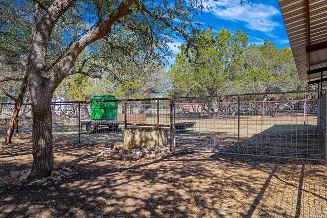 2444 PURGATORY RD, New Braunfels, TX 78132