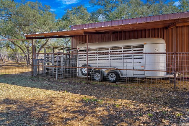 2444 PURGATORY RD, New Braunfels, TX 78132