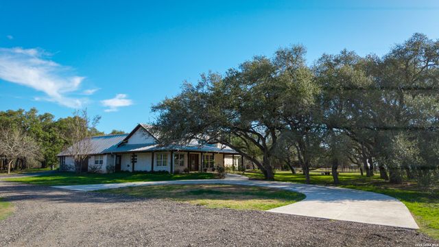 2444 PURGATORY RD, New Braunfels, TX 78132
