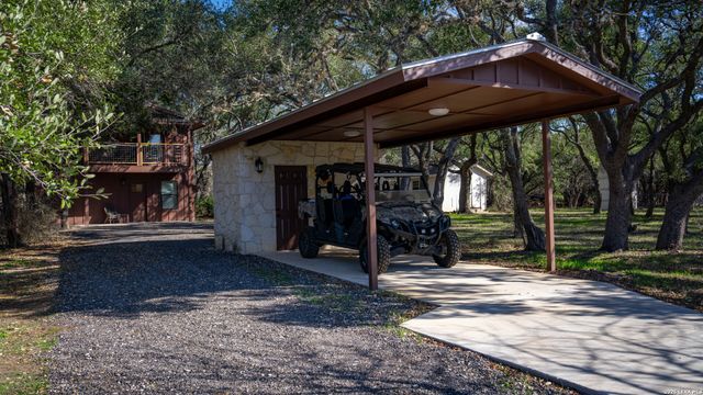 2444 PURGATORY RD, New Braunfels, TX 78132