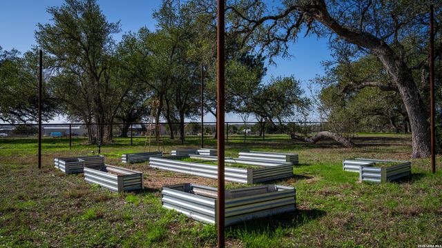 2444 PURGATORY RD, New Braunfels, TX 78132