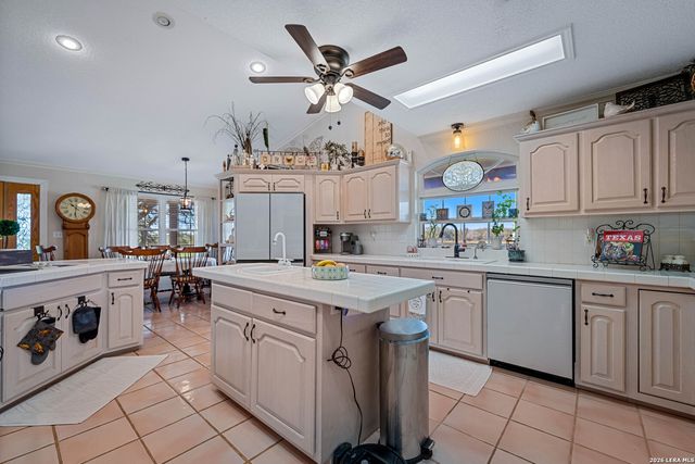 2444 PURGATORY RD, New Braunfels, TX 78132