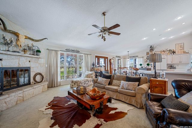 2444 PURGATORY RD, New Braunfels, TX 78132