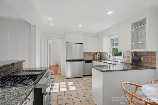 470 Livingston Drive, Charlotte, NC 28211