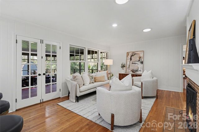 470 Livingston Drive, Charlotte, NC 28211