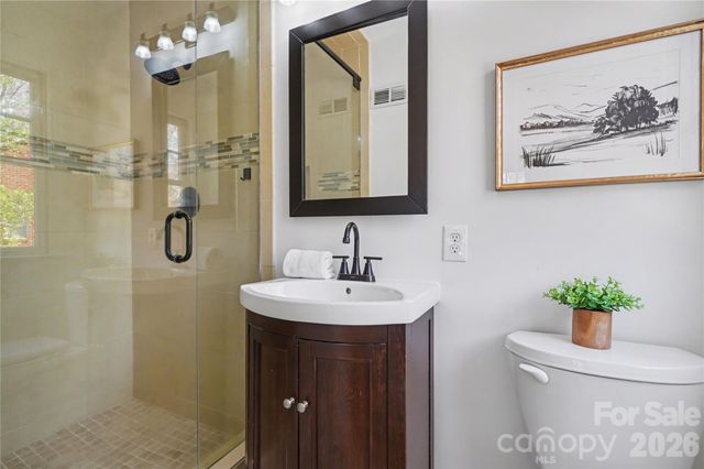 470 Livingston Drive, Charlotte, NC 28211