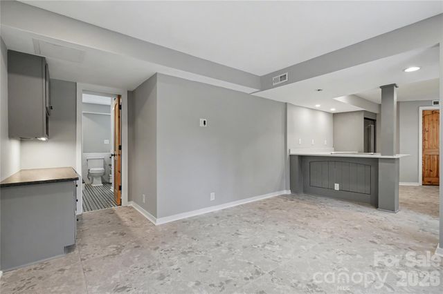 470 Livingston Drive, Charlotte, NC 28211