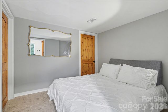 470 Livingston Drive, Charlotte, NC 28211